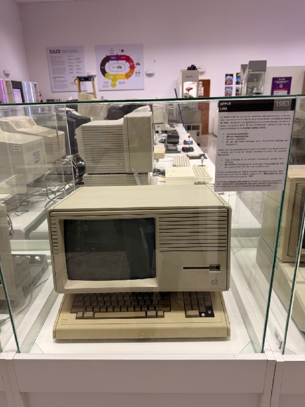 Apple Lisa 1983